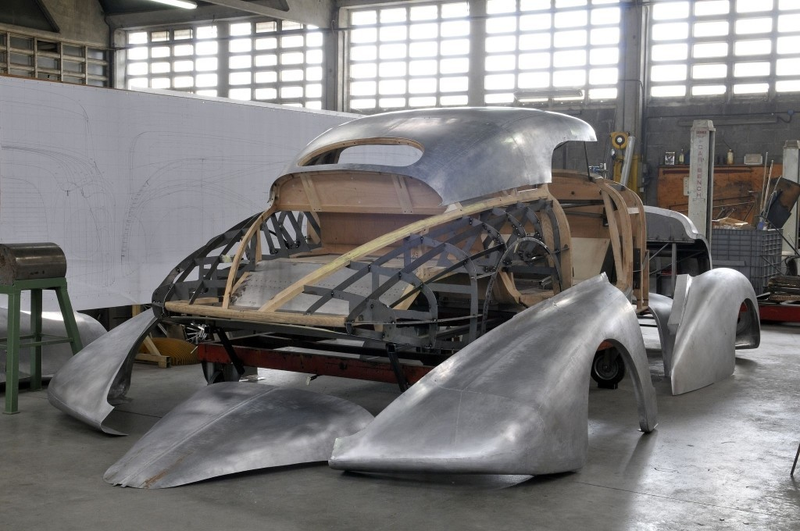 Illustration for article titled Streamline Mercedes 540 K restored in 3 year process.